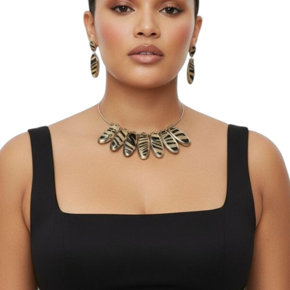 Costume Vintage Necklace and Earrings Set